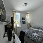 Baska Guest House アパート バスカ