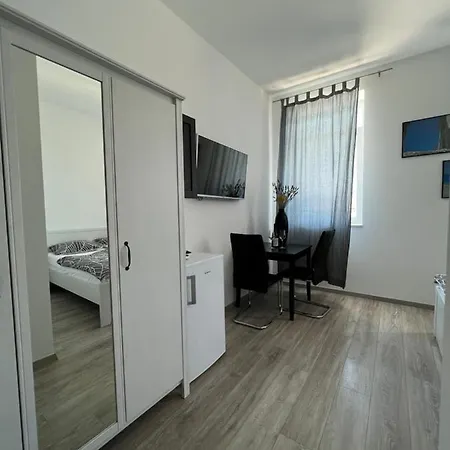 아파트 Baska Guest House *