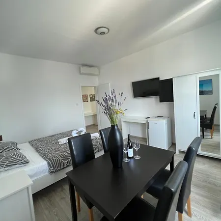 아파트 Baska Guest House *